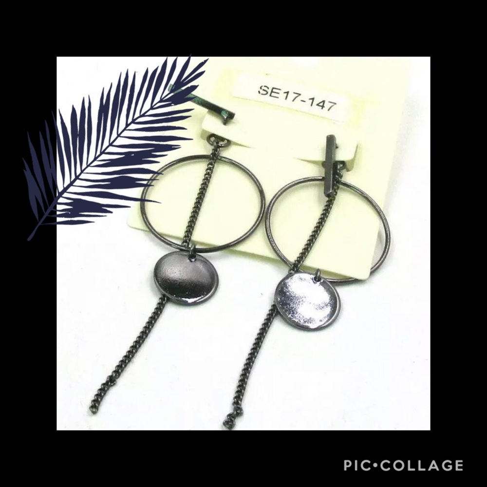 ✔️NWOT Fashion Cool Black Metal Stud Earrings